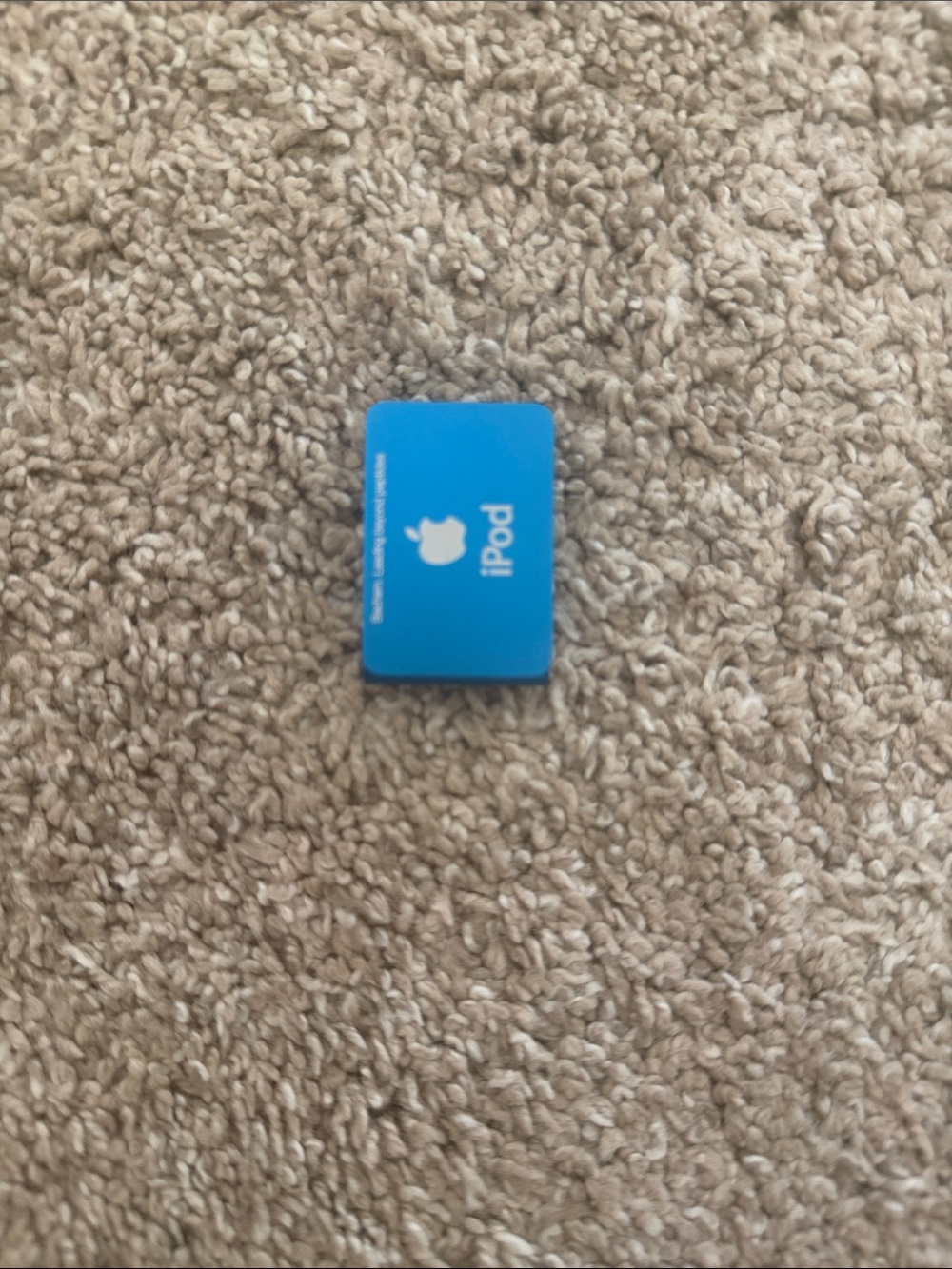 Apple iPod shuffle 2GB Blue (4th Generation) - Picture 8 of 11